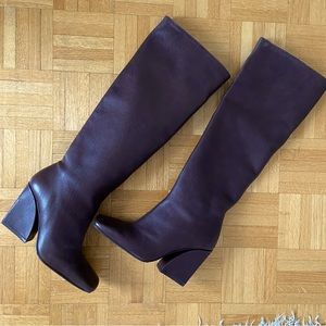 Knee High Leather Brown Boots (LIKE NEW)